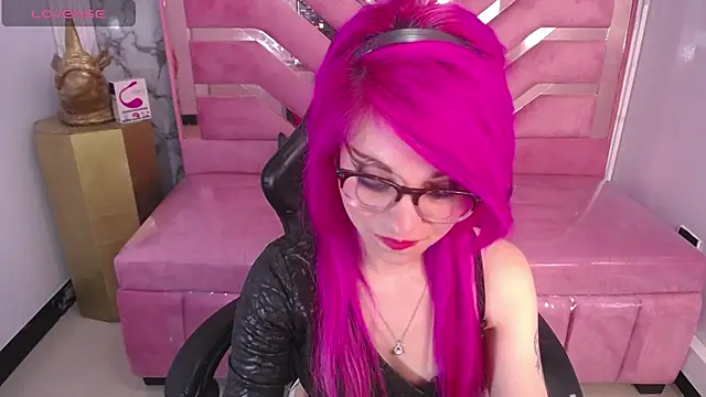 abril ch  online show from September 28, 2025, 12:01 pm