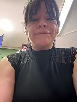 NATHALIA-28  online show from May 2, 2026, 1:05 pm