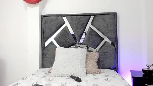 Snapshot of Domina0 chatting on March 10, 2026, 12:09 pm Domina0 online show from March 10, 2026, 12:09 pm