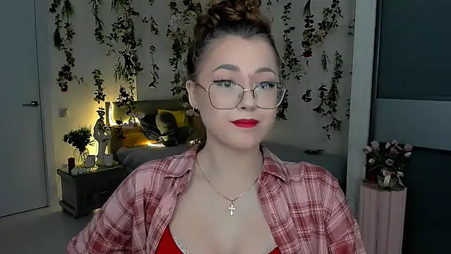 SereneFlame online show from April 21, 2026, 4:02 pm