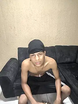 Danielraz online show from April 28, 2026, 11:31 pm