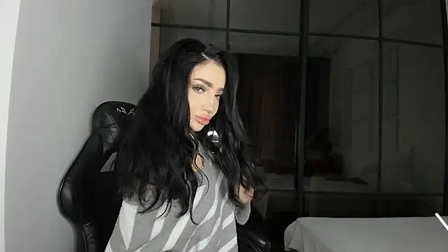 NancyLovee  online show from September 18, 2025, 10:29 am