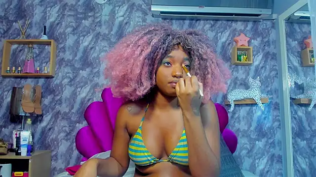 Snapshot of EMMAPARISS chatting on March 17, 2026, 12:30 pm EMMAPARISS online show from March 17, 2026, 12:30 pm