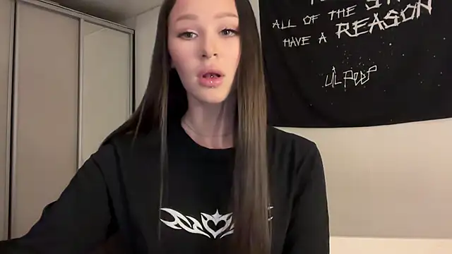 ur molly online show from February 25, 2026, 3:34 pm