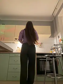 AmiLavs online show from February 26, 2025, 8:15 pm