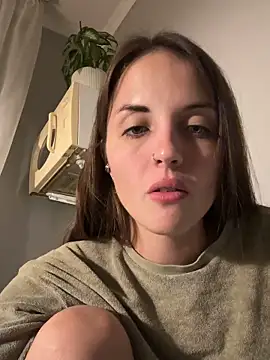 AmiLavs online show from September 22, 2025, 8:26 pm