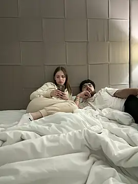 MrAndMrsSavage online show from March 22, 2025, 9:10 pm