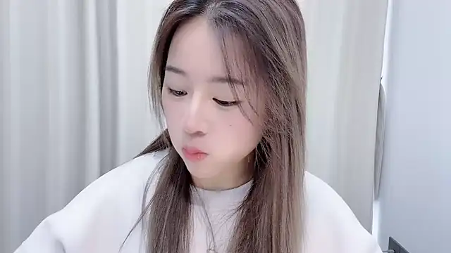 chloe-01 online show from December 30, 2024, 4:42 am