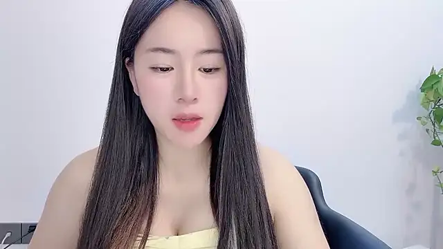 chloe-01 online show from January 19, 2026, 5:00 am