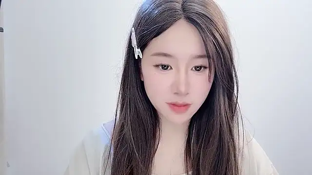 chloe-01 online show from November 10, 2025, 4:06 am