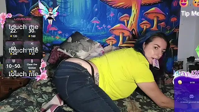 tattoomilf86 online show from February 3, 2025, 5:03 pm