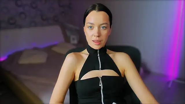 AlannaMiless online show from March 18, 2025, 8:28 am