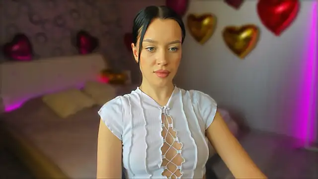 AlannaMiless online show from February 17, 2025, 8:41 am