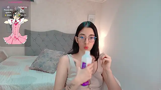 brooklove doll online show from March 12, 2025, 7:58 pm