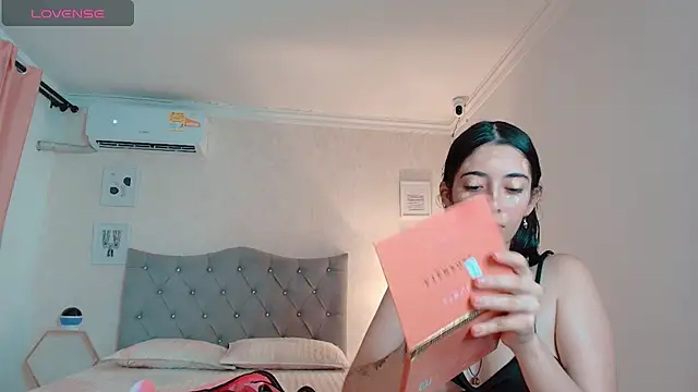 brooklove doll online show from November 15, 2025, 8:46 pm