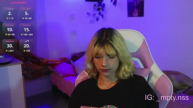 HiScarlett online show from October 2, 2025, 11:30 pm