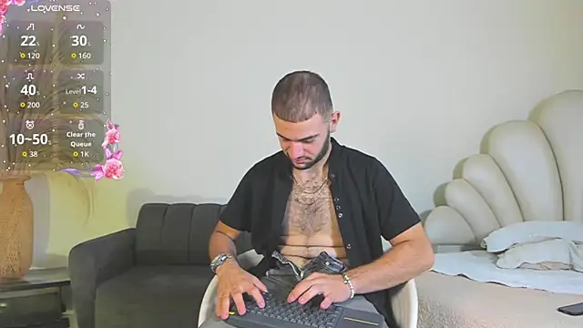 MaximusDick1  online show from June 19, 2026, 12:11 pm