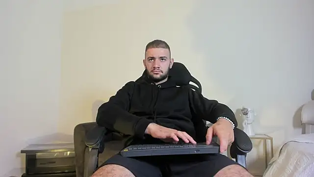 Snapshot of MaximusDick1_ chatting on June 30, 2026, 12:05 pm MaximusDick1 online show from June 30, 2026, 12:05 pm