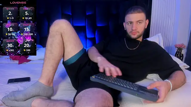 MaximusDick1  online show from April 26, 2026, 12:13 pm