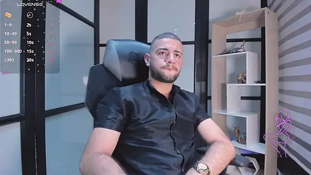 MaximusDick1  online show from September 27, 2025, 8:04 pm