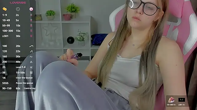 MaryShiotta online show from February 19, 2025, 1:18 am