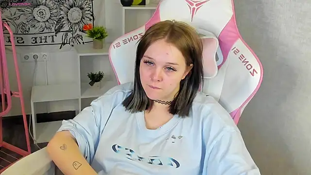 MaryShiotta online show from March 5, 2025, 7:05 am