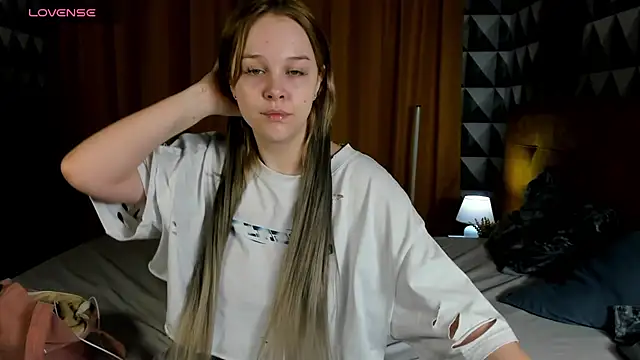 MaryShiotta online show from February 25, 2025, 12:58 am