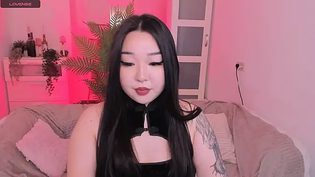 mei honey  online show from October 10, 2025, 9:48 pm