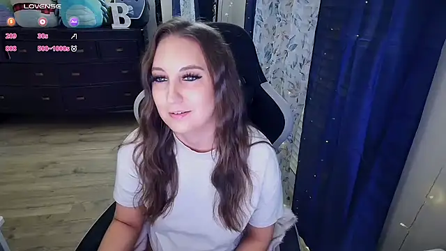 Snapshot of Brooklyn_Bee chatting on January 12, 2026, 11:31 pm Brooklyn Bee online show from January 12, 2026, 11:31 pm