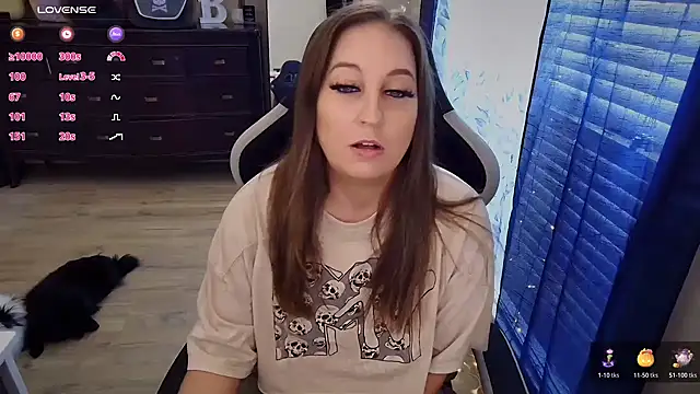 Snapshot of Brooklyn_Bee chatting on October 24, 2025, 8:30 pm Brooklyn Bee online show from October 24, 2025, 8:30 pm