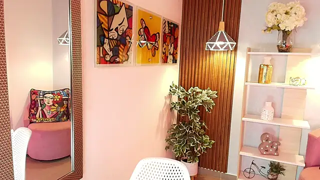 Dalila Sky online show from October 18, 2025, 6:10 pm