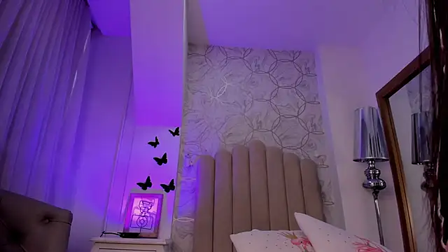 Snapshot of Foxy200__ chatting on March 20, 2026, 8:10 pm Foxy200 online show from March 20, 2026, 8:10 pm