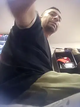 Snapshot of jeremiabello chatting on March 7, 2026, 4:56 pm jeremiabello online show from March 7, 2026, 4:56 pm