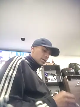 Snapshot of jeremiabello chatting on November 14, 2025, 11:08 pm jeremiabello online show from November 14, 2025, 11:08 pm