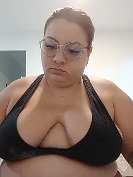 Snapshot of carola_hotwife chatting on May 21, 2026, 12:13 pm carola hotwife online show from May 21, 2026, 12:13 pm