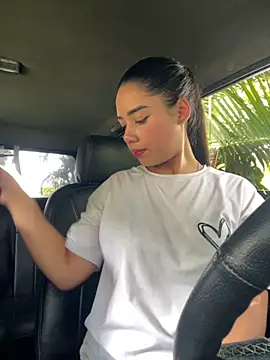  Luana online show from December 3, 2025, 5:34 pm