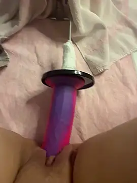 Snapshot of luisa1 chatting on November 15, 2025, 7:40 pm luisa1 online show from November 15, 2025, 7:40 pm