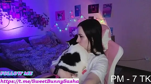 Snapshot of Bunny__of_love chatting on February 9, 2026, 11:47 pm Bunny of love online show from February 9, 2026, 11:47 pm