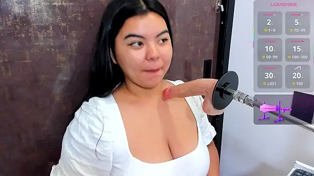 klhoe boobs online show from September 12, 2025, 4:12 am