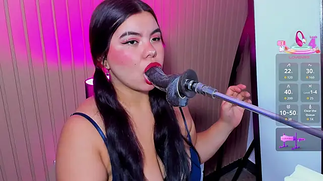 klhoe boobs online show from May 10, 2026, 4:16 am