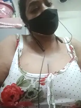 zeepe19 online show from April 21, 2026, 6:14 pm