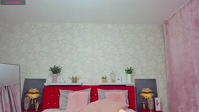 KattyPeachX online show from June 17, 2026, 1:16 am
