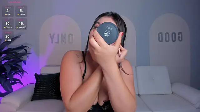 ValeriaRoldanX online show from June 26, 2026, 12:00 pm