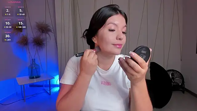 ValeriaRoldanX online show from July 7, 2026, 11:36 am
