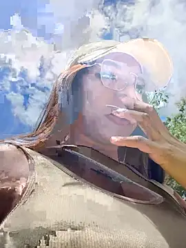 tiana nave online show from October 12, 2025, 4:19 pm