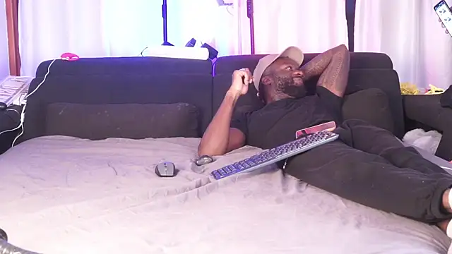 Snapshot of MacTroy chatting on October 5, 2025, 4:31 pm MacTroy online show from October 5, 2025, 4:31 pm