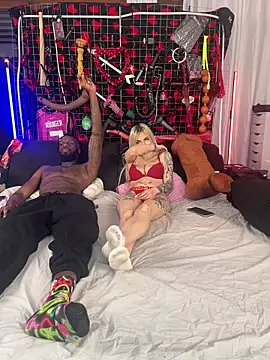 Snapshot of MacTroy chatting on February 19, 2026, 8:28 pm MacTroy online show from February 19, 2026, 8:28 pm