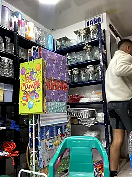 JuanZapata33 online show from December 3, 2025, 9:58 pm