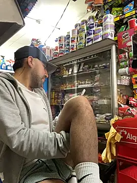 JuanZapata33 online show from February 27, 2026, 9:36 pm