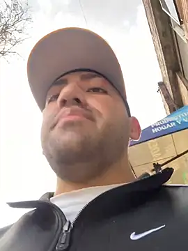 JuanZapata33 online show from March 16, 2025, 9:16 pm